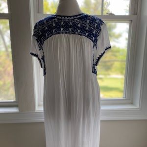 Lucky brand gauzy lined white and blue dress. Size 1x. Hits at knee.